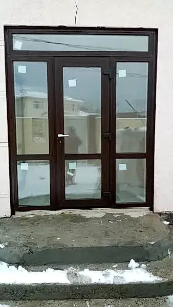 КП Мельница - изготовление и монтаж ламинированной входной группы