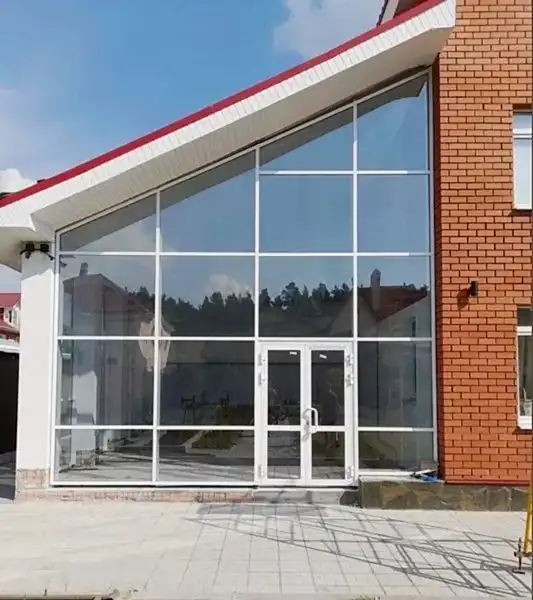 Нестандартное остекление входной группы – п. Старопышминск